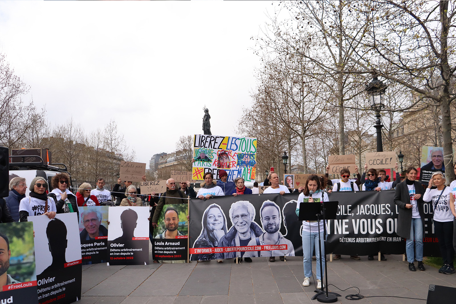 Rassemblement de soutien aux otages français en Iran